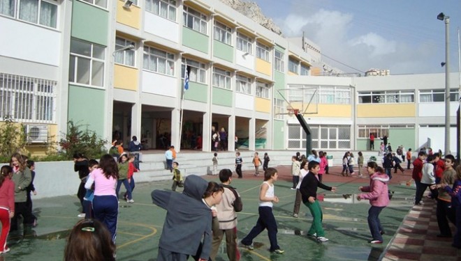 Αργότερα θα κλείσουν φέτος τα σχολεία